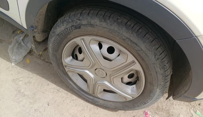 2022 Tata NEXON XE PETROL, Petrol, Manual, 20,945 km, tyre