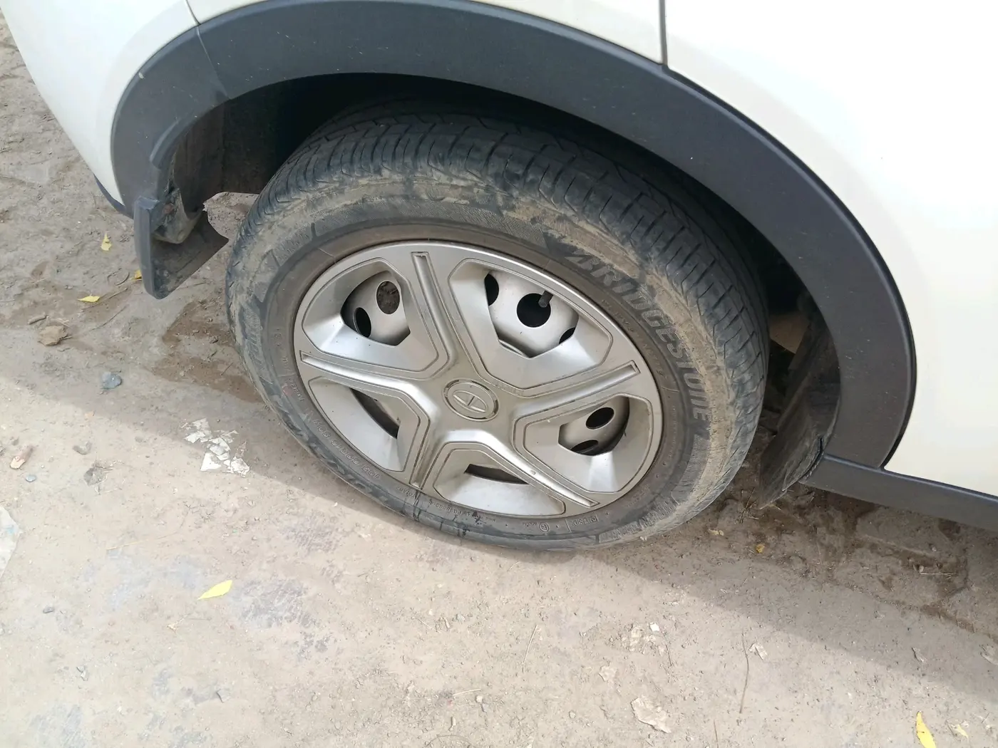 2022 Tata NEXON XE PETROL, Petrol, Manual, 20,945 km, tyre