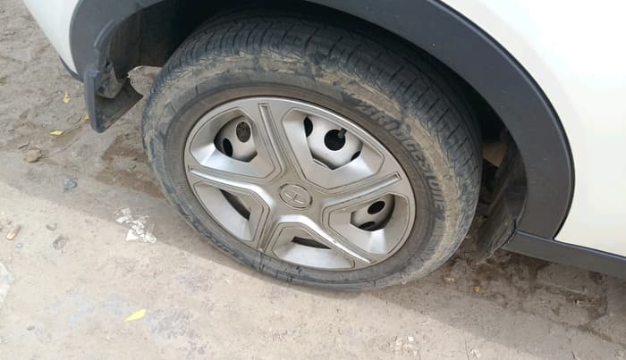 2022 Tata NEXON XE PETROL, Petrol, Manual, 20,945 km, tyre