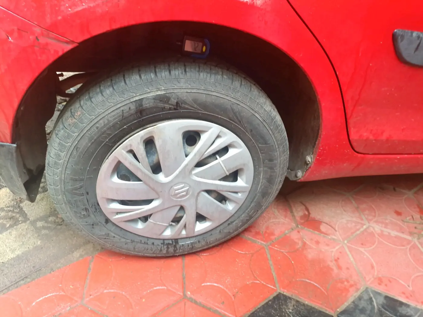 2015 Maruti Swift VXI, Petrol, Manual, 59,717 km, tyre
