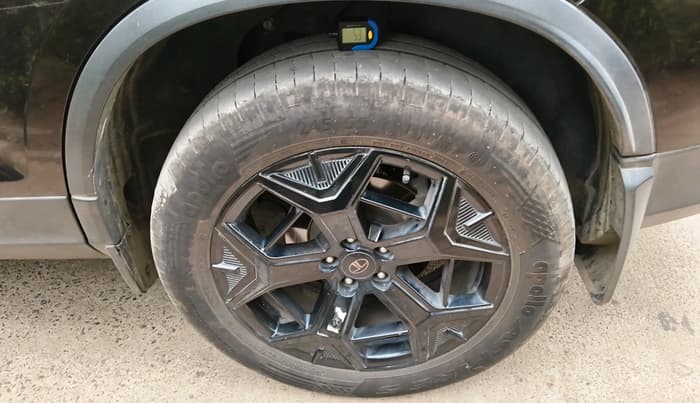 2024 Tata Safari ACCOMPLISHED PLUS DARK EDITION AT, Diesel, Automatic, 51,444 km, tyre