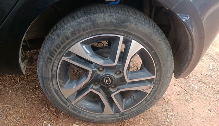 2022 Tata Tiago XZA PLUS PETROL, Petrol, Automatic, 33,749 km, tyre