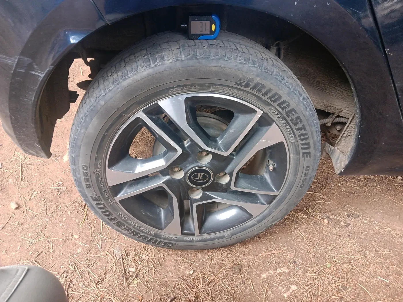 2022 Tata Tiago XZA PLUS PETROL, Petrol, Automatic, 33,749 km, tyre