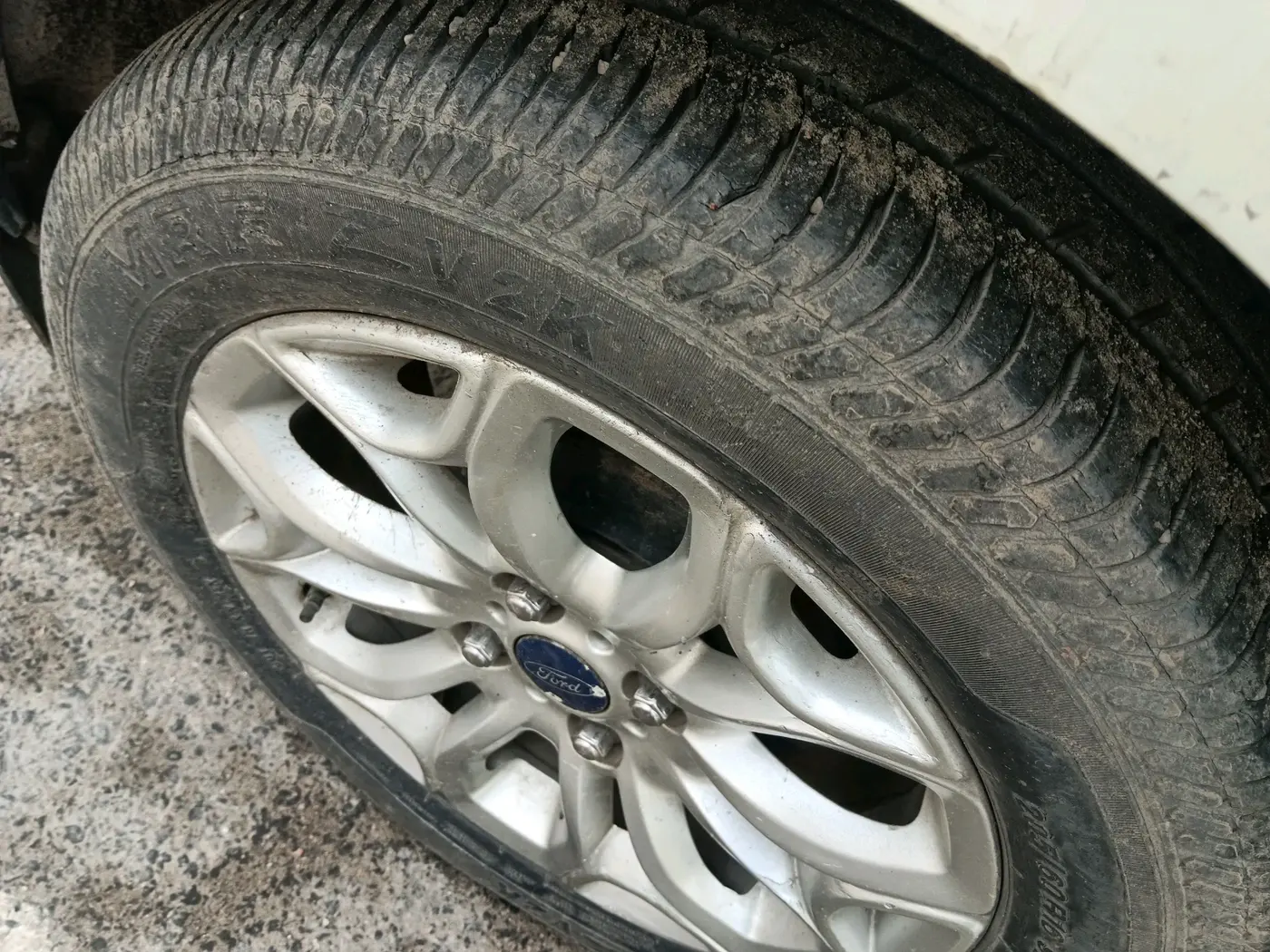 2015 Ford Ecosport TITANIUM 1.5L PETROL AT, Petrol, Automatic, 47,451 km, tyre