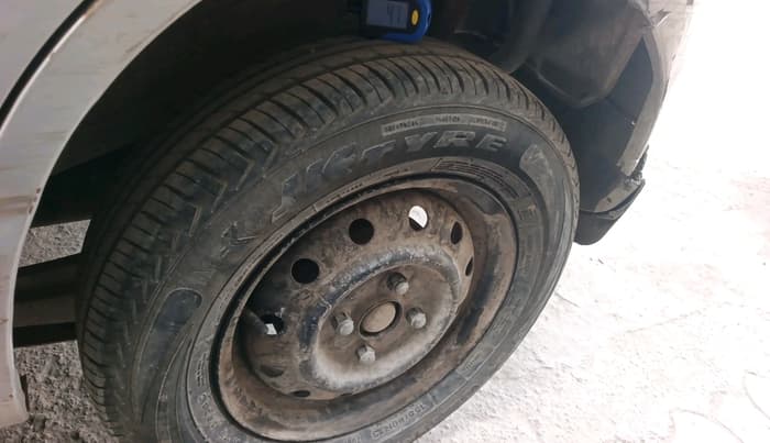 2016 Maruti Wagon R 1.0 LXI CNG, CNG, Manual, 99,574 km, tyre
