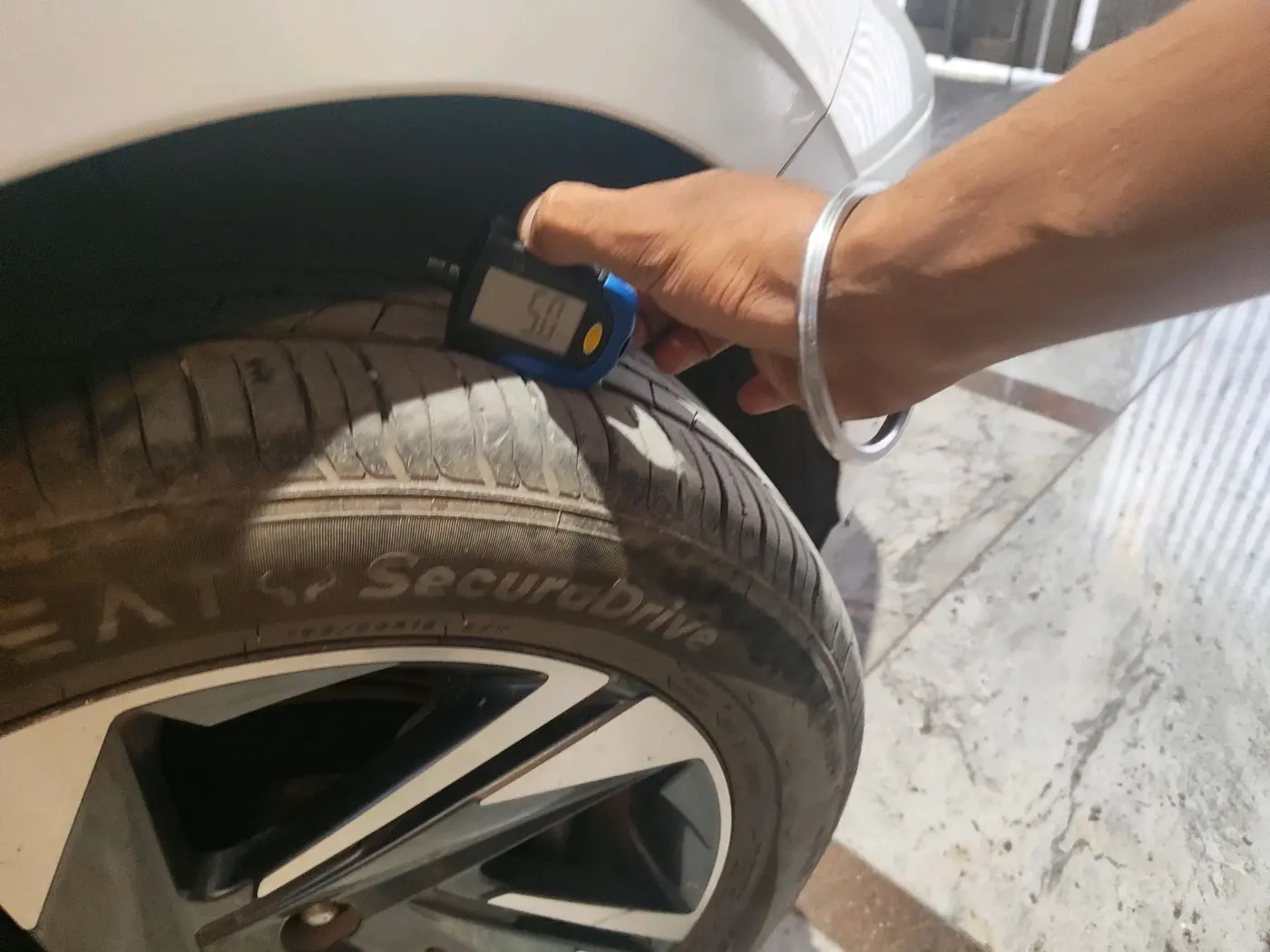 2022 Hyundai NEW I20 ASTA (O) 1.2 AT, Petrol, Automatic, 43,920 km, tyre