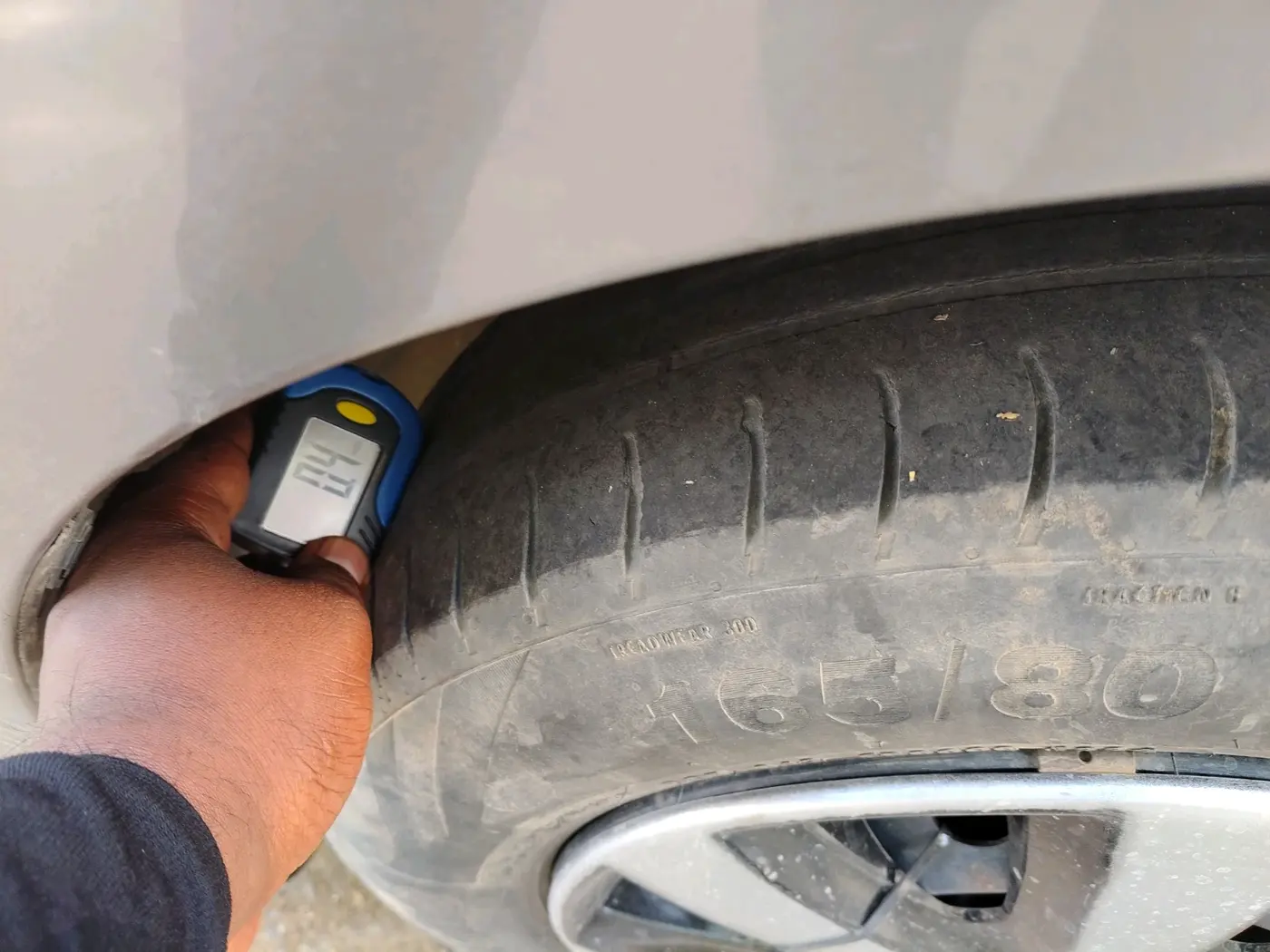 2022 Maruti Dzire VXI, Petrol, Manual, 85,441 km, tyre