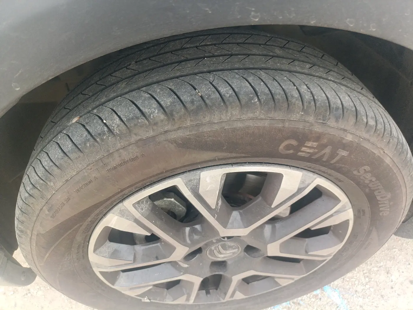 2024 CITROEN Basalt Max 1.2 Turbo Petrol AT Dual Tone, Petrol, Automatic, 6,445 km, tyre