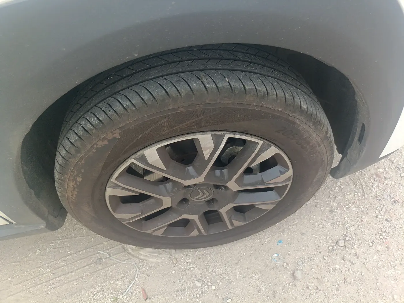 2024 CITROEN Basalt Max 1.2 Turbo Petrol AT Dual Tone, Petrol, Automatic, 6,445 km, tyre