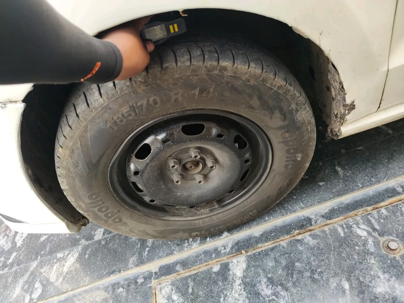 2019 Volkswagen Ameo TRENDLINE 1.0L, CNG, Manual, 1,15,297 km, tyre