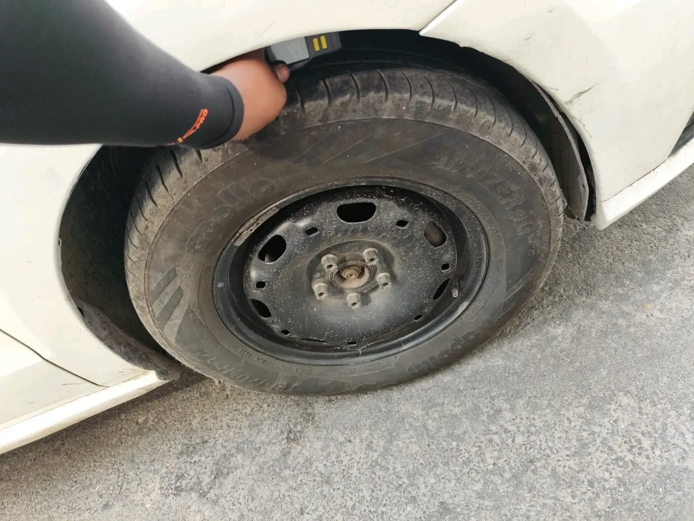 2019 Volkswagen Ameo TRENDLINE 1.0L, CNG, Manual, 1,15,297 km, tyre