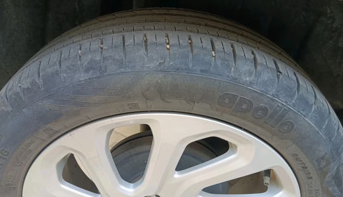 2023 Maruti Baleno  ZETA CNG 1.2L, CNG, Manual, 72,147 km, tyre