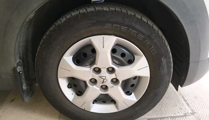 2025 Mahindra XUV 3XO MX2 Pro 1.2 L TCMPFI AT, Petrol, Automatic, 6,582 km, tyre