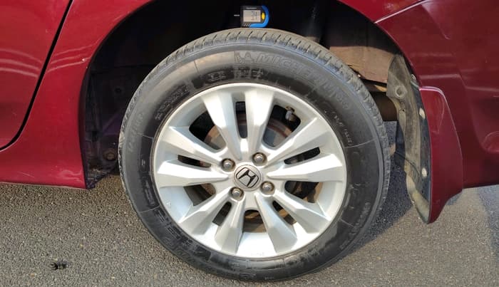 2013 Honda City 1.5L I-VTEC V MT, Petrol, Manual, 1,24,919 km, tyre