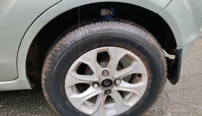 2011 Ford Figo ZXI 1.4 DIESEL, Diesel, Manual, 1,26,155 km, tyre