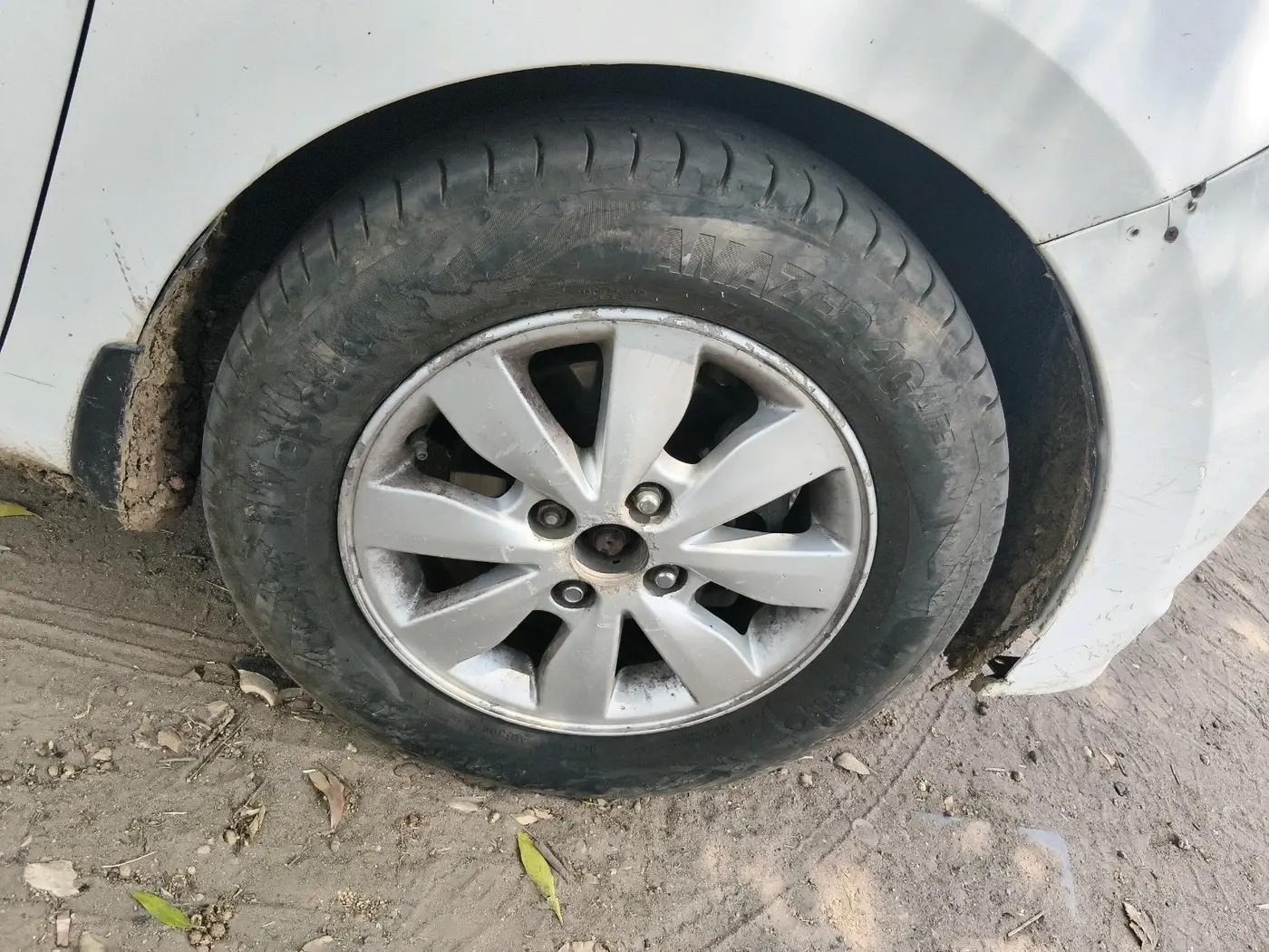 2016 Hyundai Xcent SX 1.1 CRDI, Diesel, Manual, 1,46,108 km, tyre