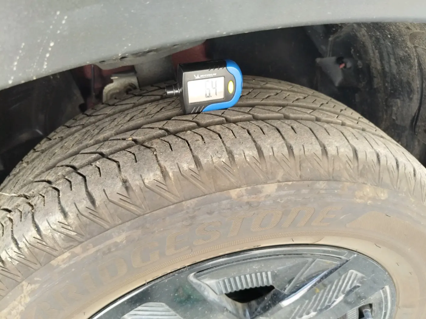 2024 Tata Harrier FEARLESS PLUS DUAL TONE AT, Diesel, Automatic, 9,113 km, tyre