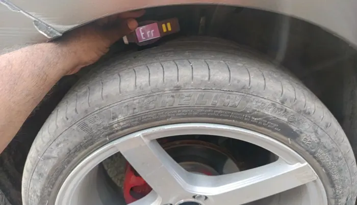 2019 Maruti Swift VXI AMT, Petrol, Automatic, 97,042 km, tyre