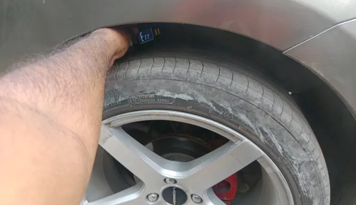 2019 Maruti Swift VXI AMT, Petrol, Automatic, 97,042 km, tyre