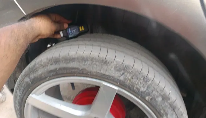 2019 Maruti Swift VXI AMT, Petrol, Automatic, 97,042 km, tyre