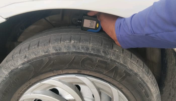 2023 Maruti Dzire TOUR S CNG, CNG, Manual, 35,727 km, tyre