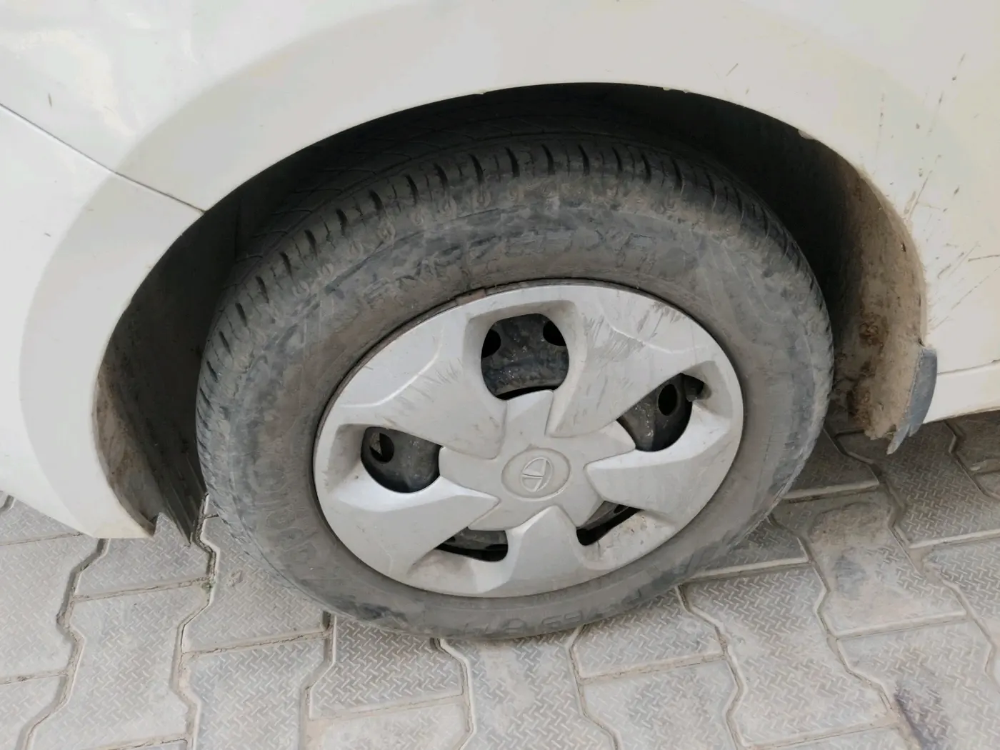 2021 Tata Tiago XT PETROL, Petrol, Manual, 25,328 km, tyre