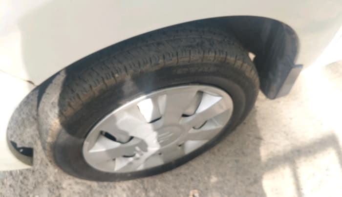 2017 Maruti Alto K10 LXI (O), Petrol, Manual, 29,926 km, tyre