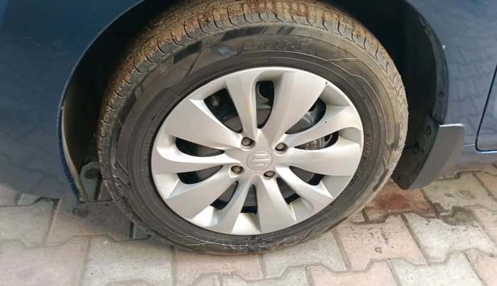 2016 Maruti Baleno DELTA CVT PETROL 1.2, Petrol, Automatic, 70,497 km, tyre