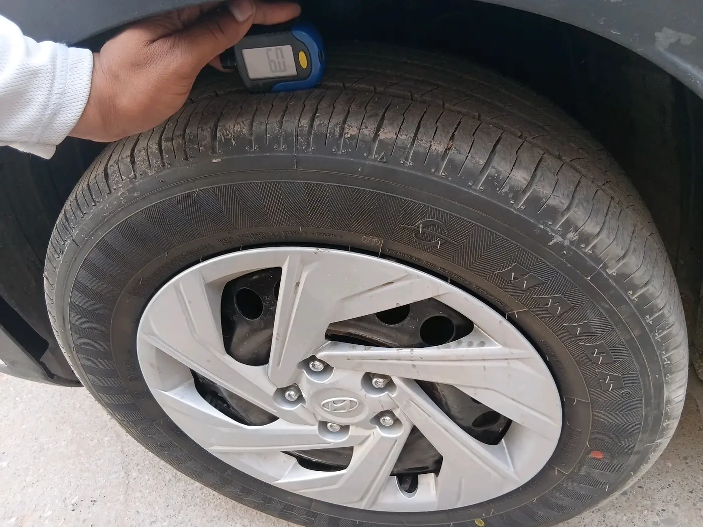 2020 Hyundai VENUE S 1.2, CNG, Manual, 77,848 km, tyre
