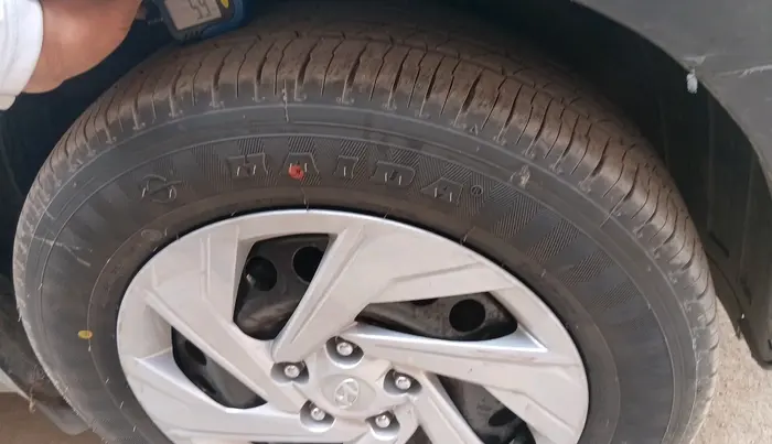 2020 Hyundai VENUE S 1.2, CNG, Manual, 77,848 km, tyre