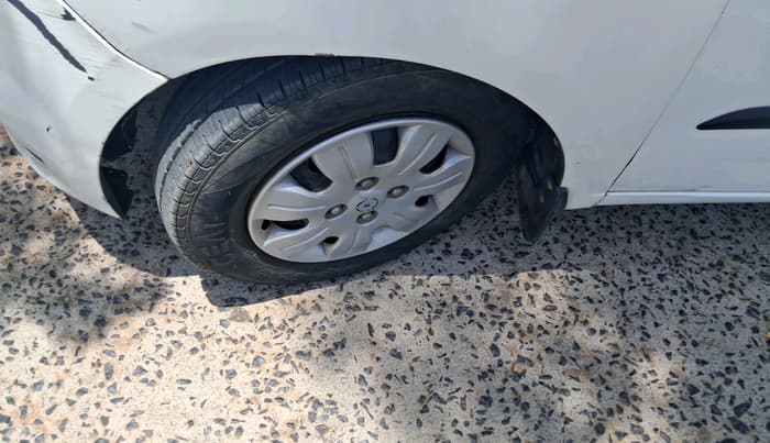 2013 Hyundai i10 ERA 1.1, Petrol, Manual, 99,266 km, tyre