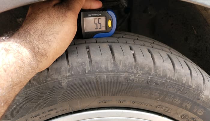 2022 Tata ALTROZ XT PETROL, CNG, Manual, 1,06,271 km, tyre