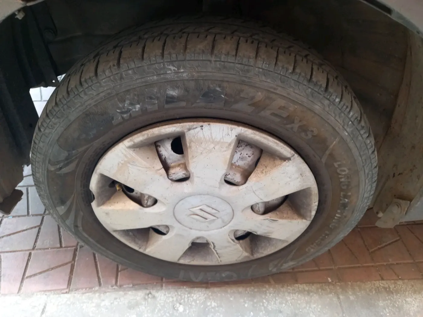 2013 Maruti Wagon R 1.0 LXI CNG, CNG, Manual, 1,59,768 km, tyre