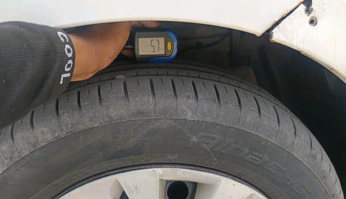 2013 Maruti Ertiga VDI, Diesel, Manual, 1,43,379 km, tyre