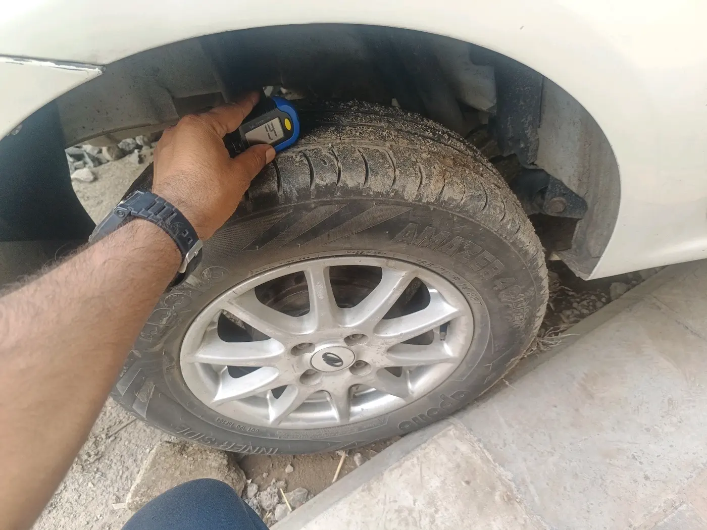 2013 Mahindra Verito 1.5 D6, Diesel, Manual, 1,64,486 km, tyre