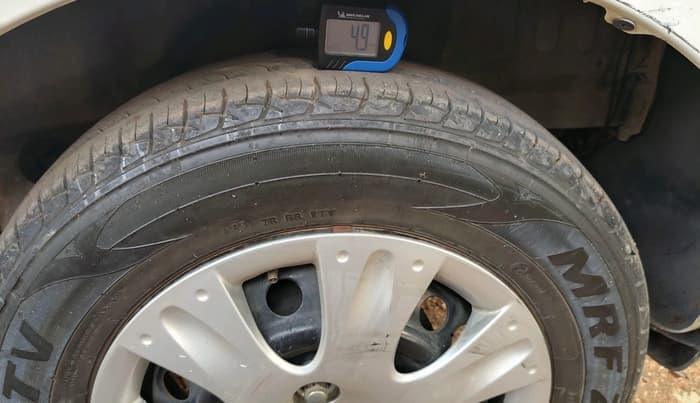 2016 Honda Brio S MT, Petrol, Manual, 40,429 km, tyre