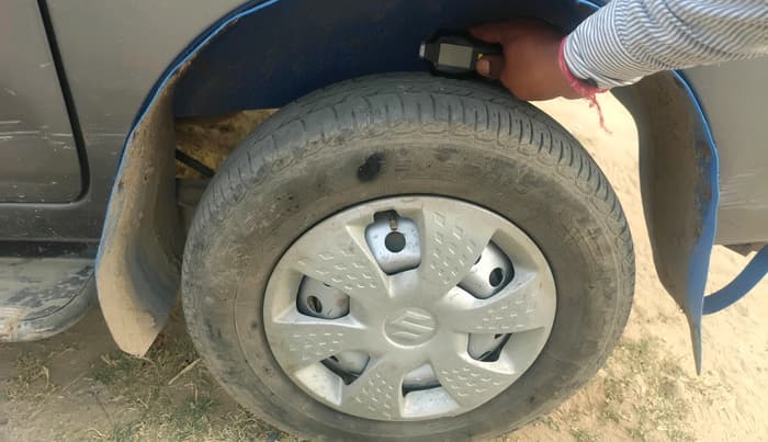 2023 Maruti Eeco 5 STR AC CNG, CNG, Manual, 52,200 km, tyre