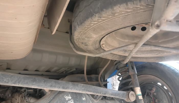 2023 Maruti Eeco 5 STR AC CNG, CNG, Manual, 52,200 km, tyre