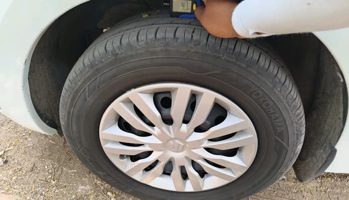 2018 Maruti Dzire VDI, Diesel, Manual, 1,43,125 km, tyre