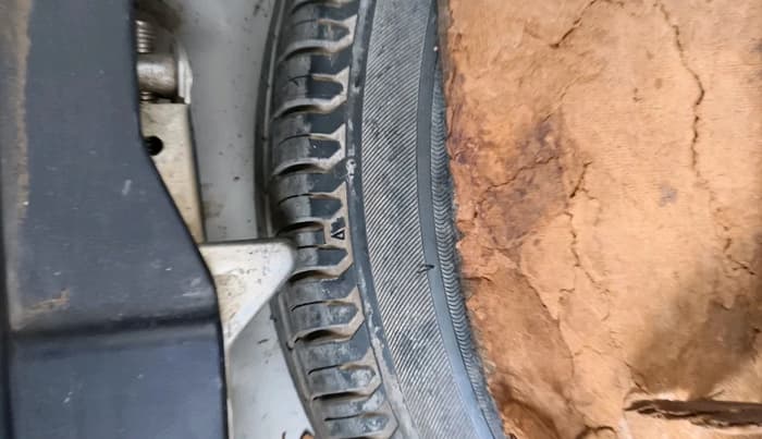 2018 Maruti Dzire VDI, Diesel, Manual, 1,43,125 km, tyre