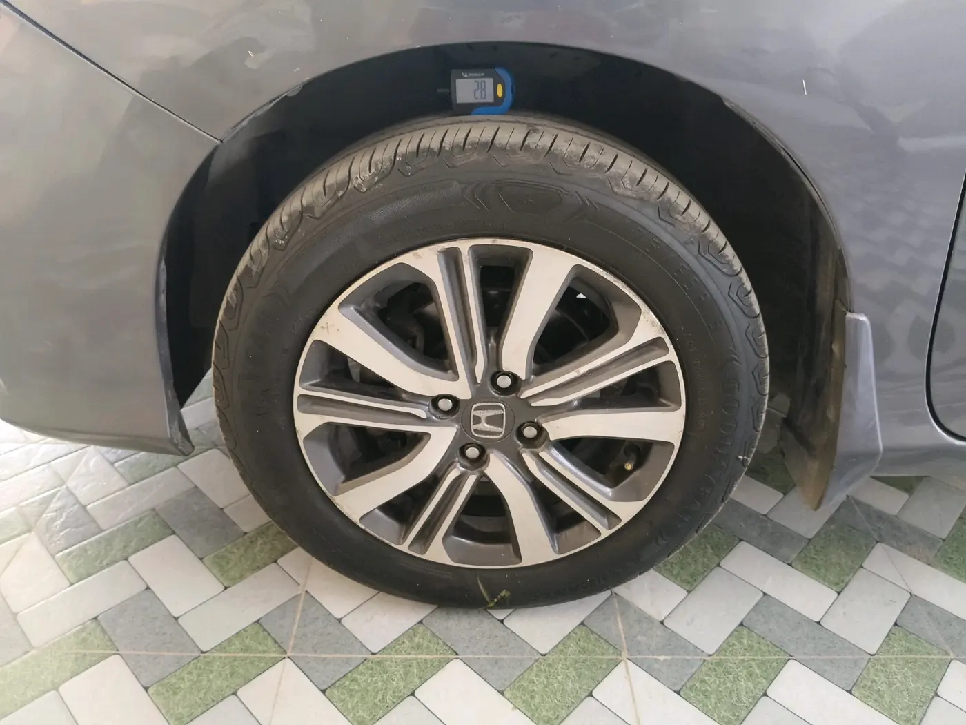 2017 Honda City 1.5L I-VTEC V MT, Petrol, Manual, 66,672 km, tyre