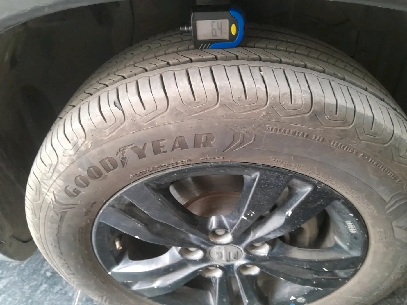 2018 Maruti Vitara Brezza ZDI PLUS AMT, Diesel, Automatic, 99,886 km, tyre