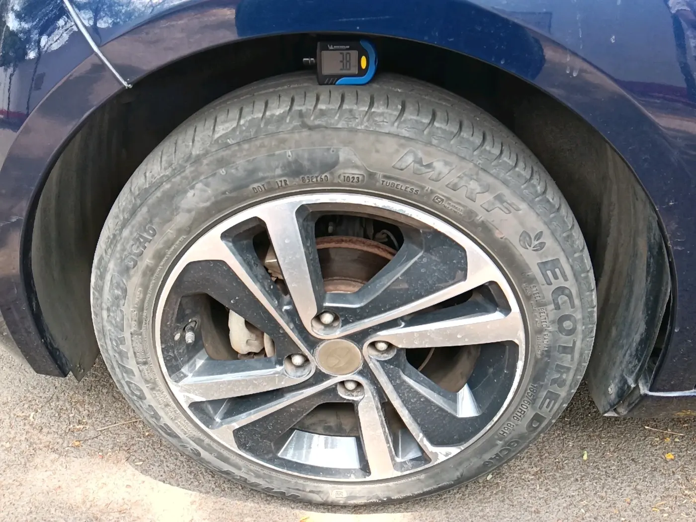2023 Tata ALTROZ XZA PLUS, Petrol, Automatic, 14,500 km, tyre