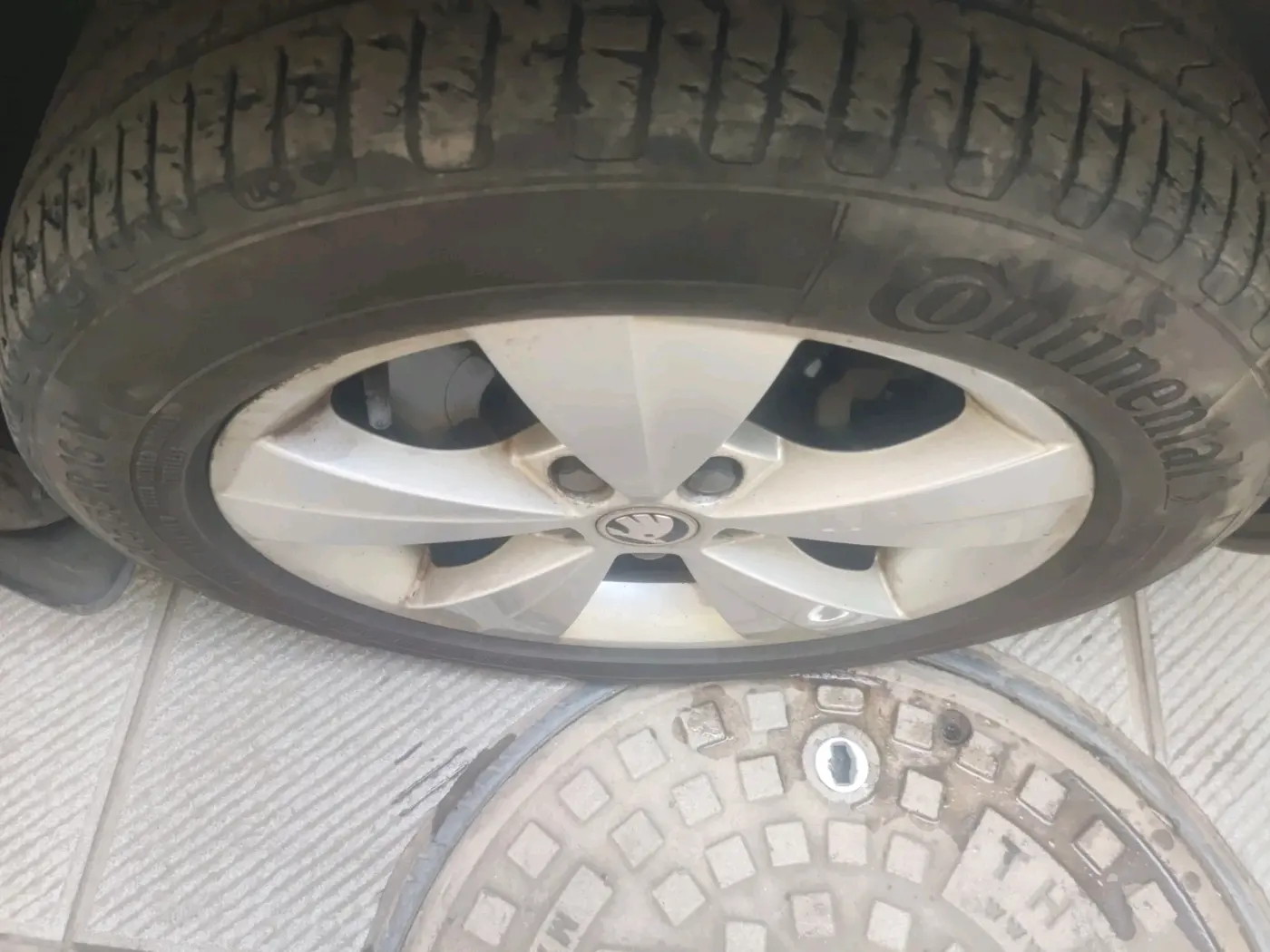 2018 Skoda Octavia STYLE 1.8 TSI AT, Petrol, Automatic, 86,245 km, tyre
