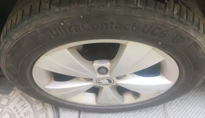 2018 Skoda Octavia STYLE 1.8 TSI AT, Petrol, Automatic, 86,245 km, tyre