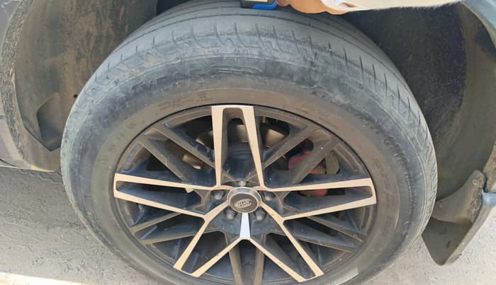 2021 Tata Safari XZA PLUS, Diesel, Automatic, 1,47,515 km, tyre