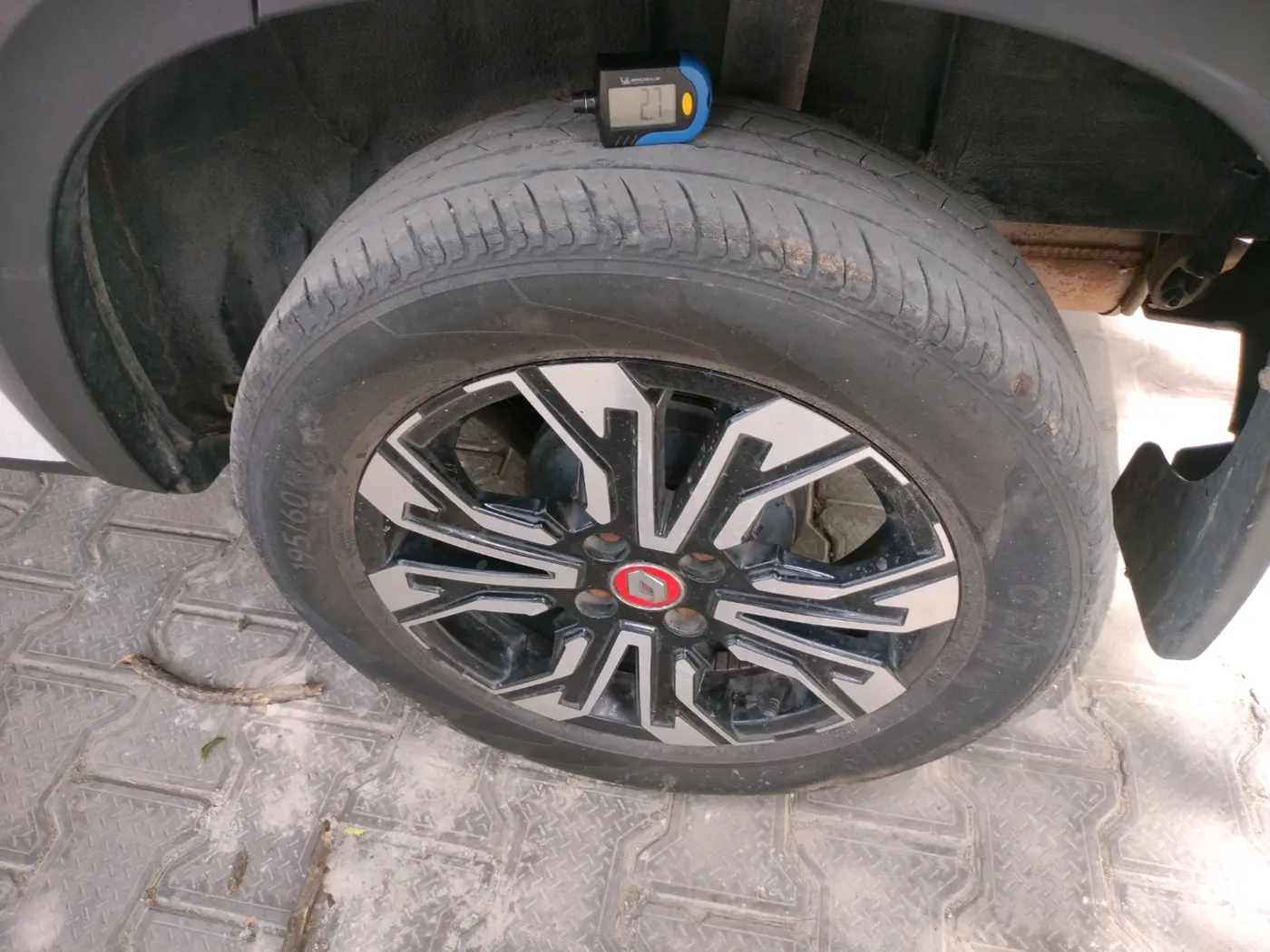 2022 Renault Kiger RXZ TURBO MT, Petrol, Manual, 47,949 km, tyre