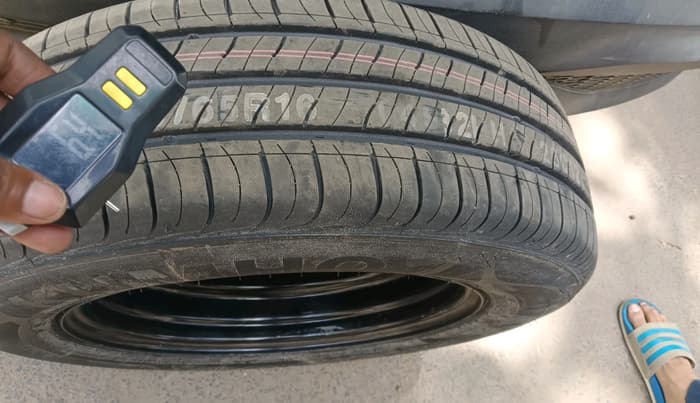 2023 KIA SELTOS  HTE 1.5 PETROL MT, Petrol, Manual, 38,408 km, tyre