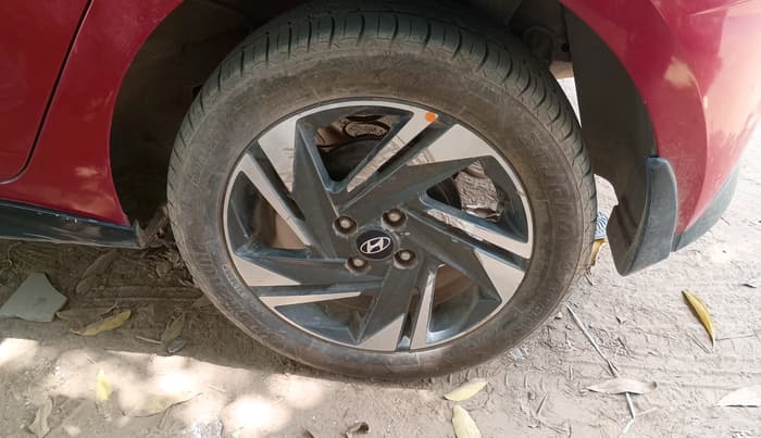 2020 Hyundai NEW I20 ASTA 1.2 MT, Petrol, Manual, 87,101 km, tyre