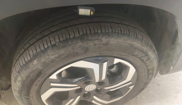 2024 Maruti BREZZA LXI S- CNG, CNG, Manual, 13,905 km, tyre